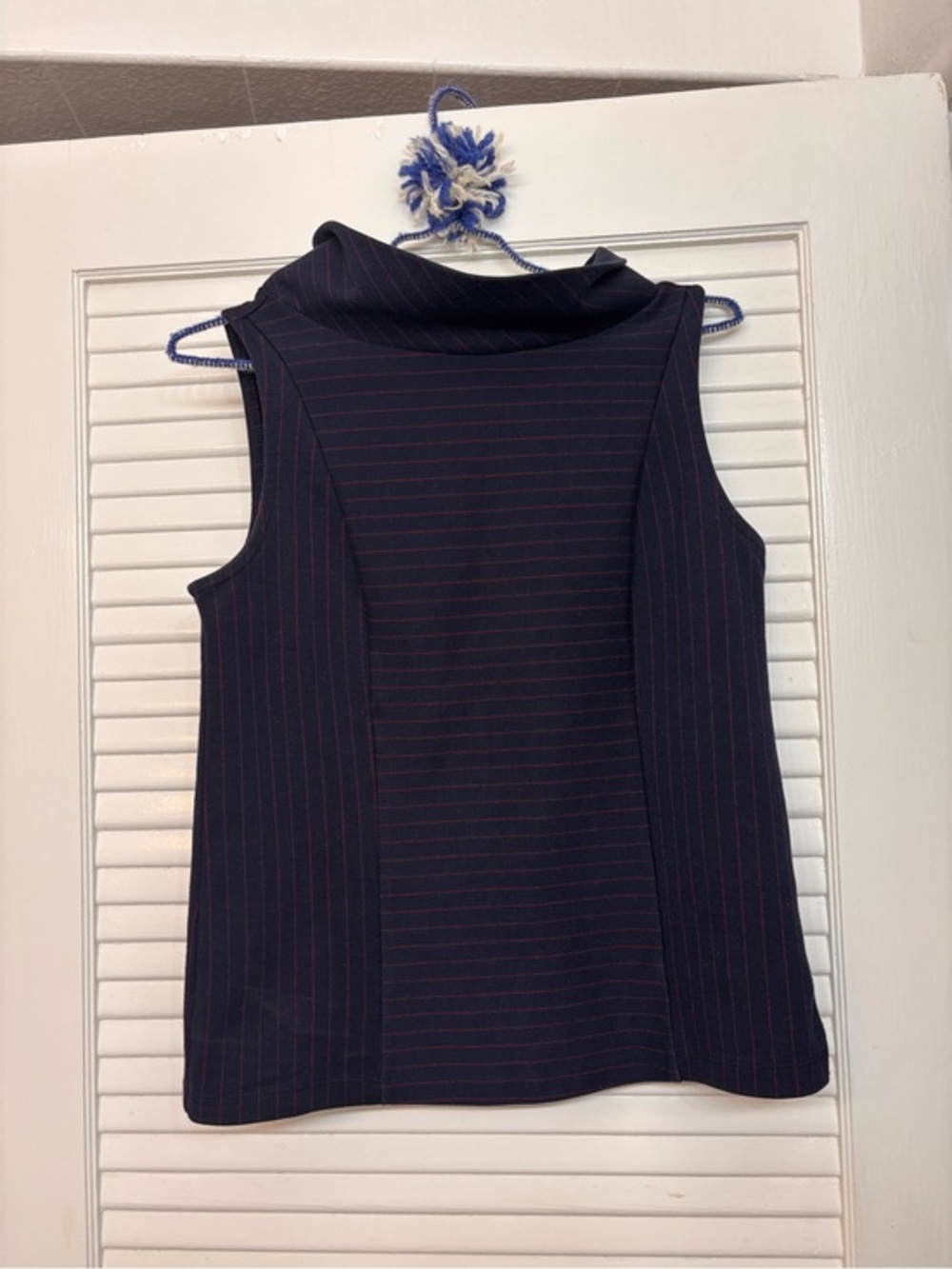 Banana Republic Sleeveless Navy Pinstripe Cowl Neck Top size XS